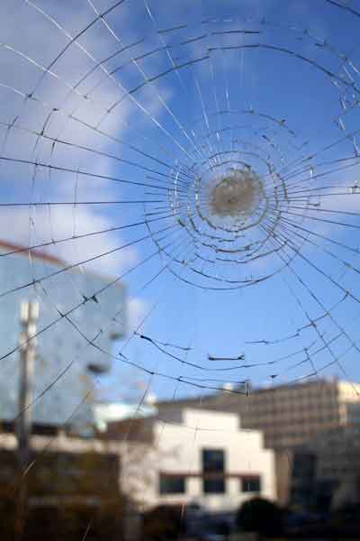 geam spart cu folie geam antiefractie
